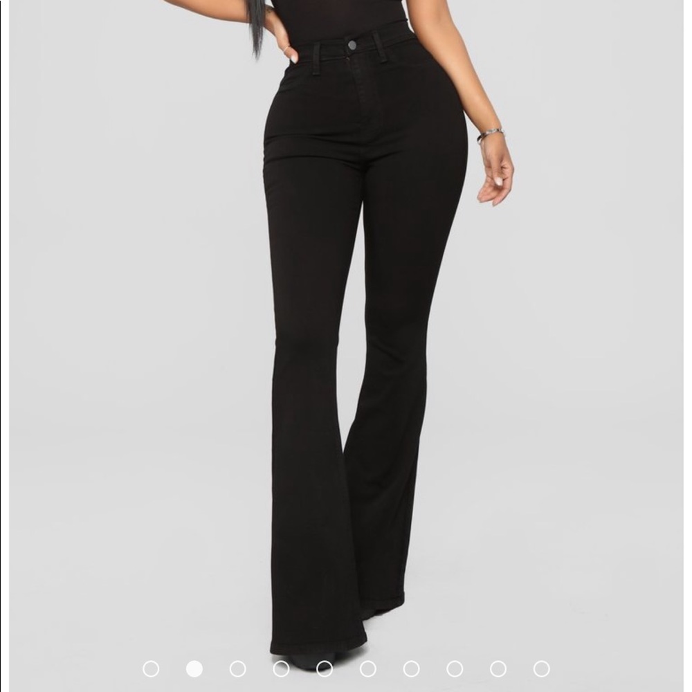 SUPER CUTE BLACK HIGH WAISTED FLARE JEANS